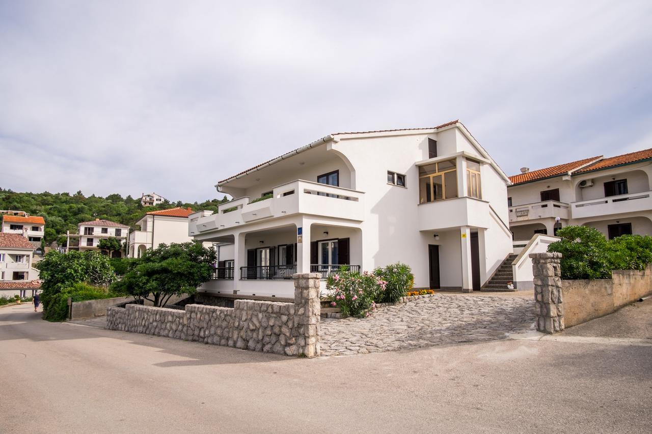 Apartments Stasic Vrbnik Exterior photo