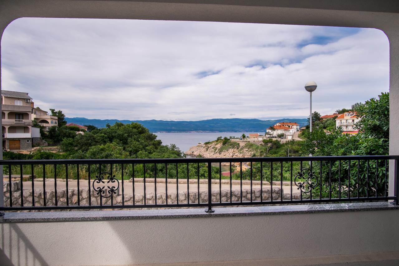 Apartments Stasic Vrbnik Exterior photo